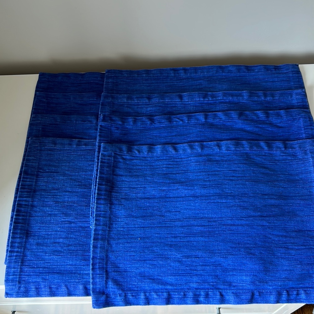 8 Crate&Barrel cloth placemats